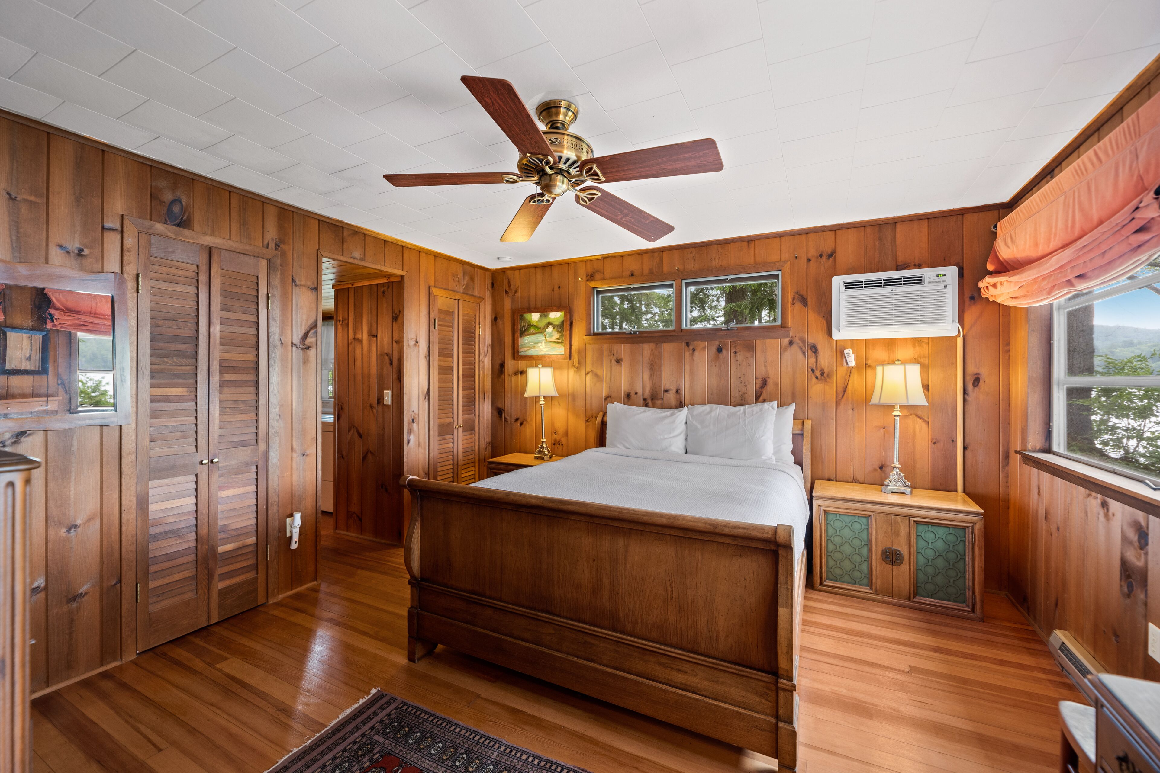 3 bedrooms, iron/ironing board, Internet, bed sheets