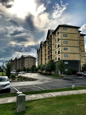 Exterior - Cozy & Spacious  - 2 Bd, 2 Bath Condo Off Parkway (Pigeon Forge)