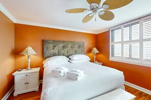 2 多间卧室、熨斗/熨衣板、上网接入、床单