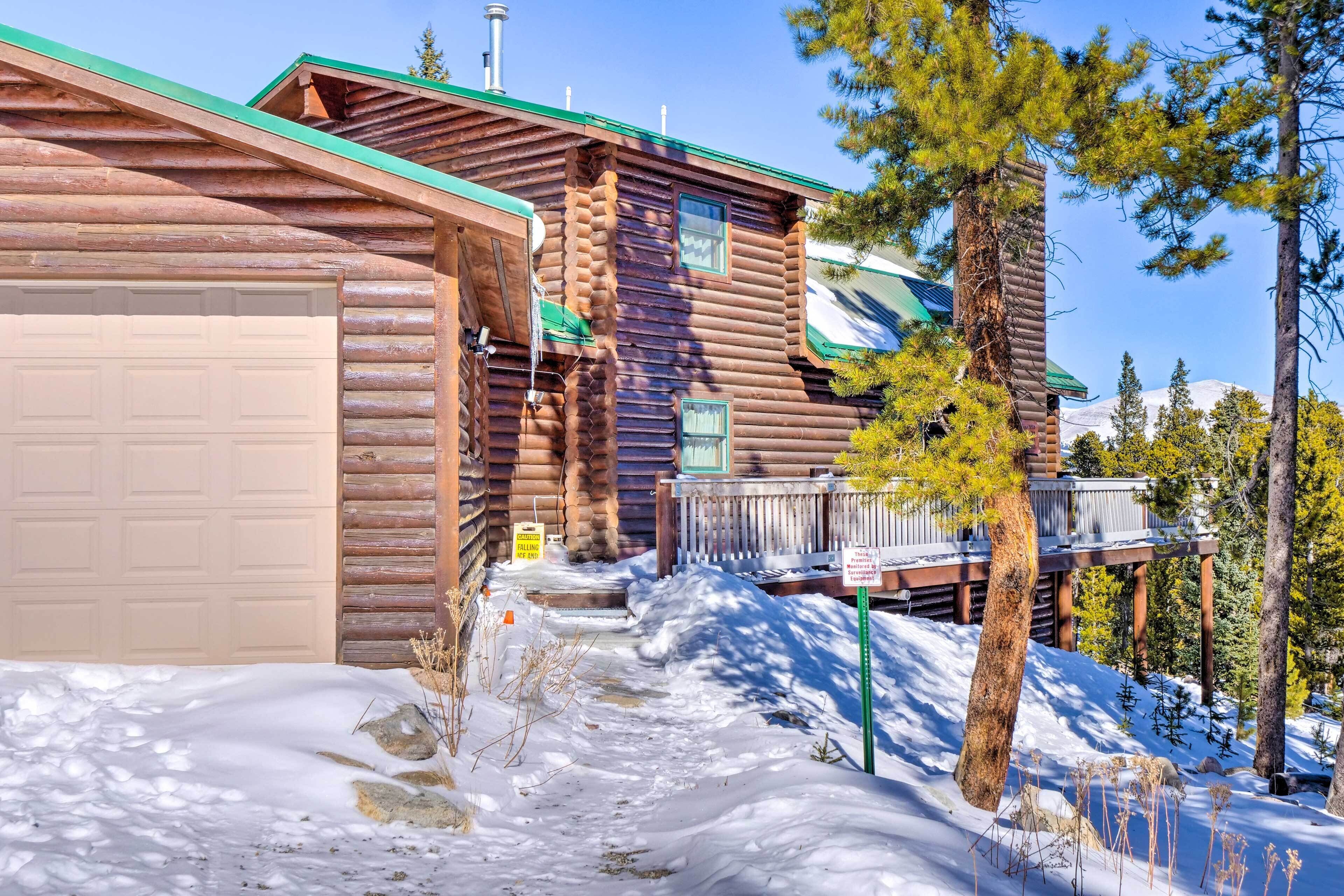 Fam Friendly Secluded Charming Cabin on 7.25 Forested Acres 25-45 mins to Breck!
