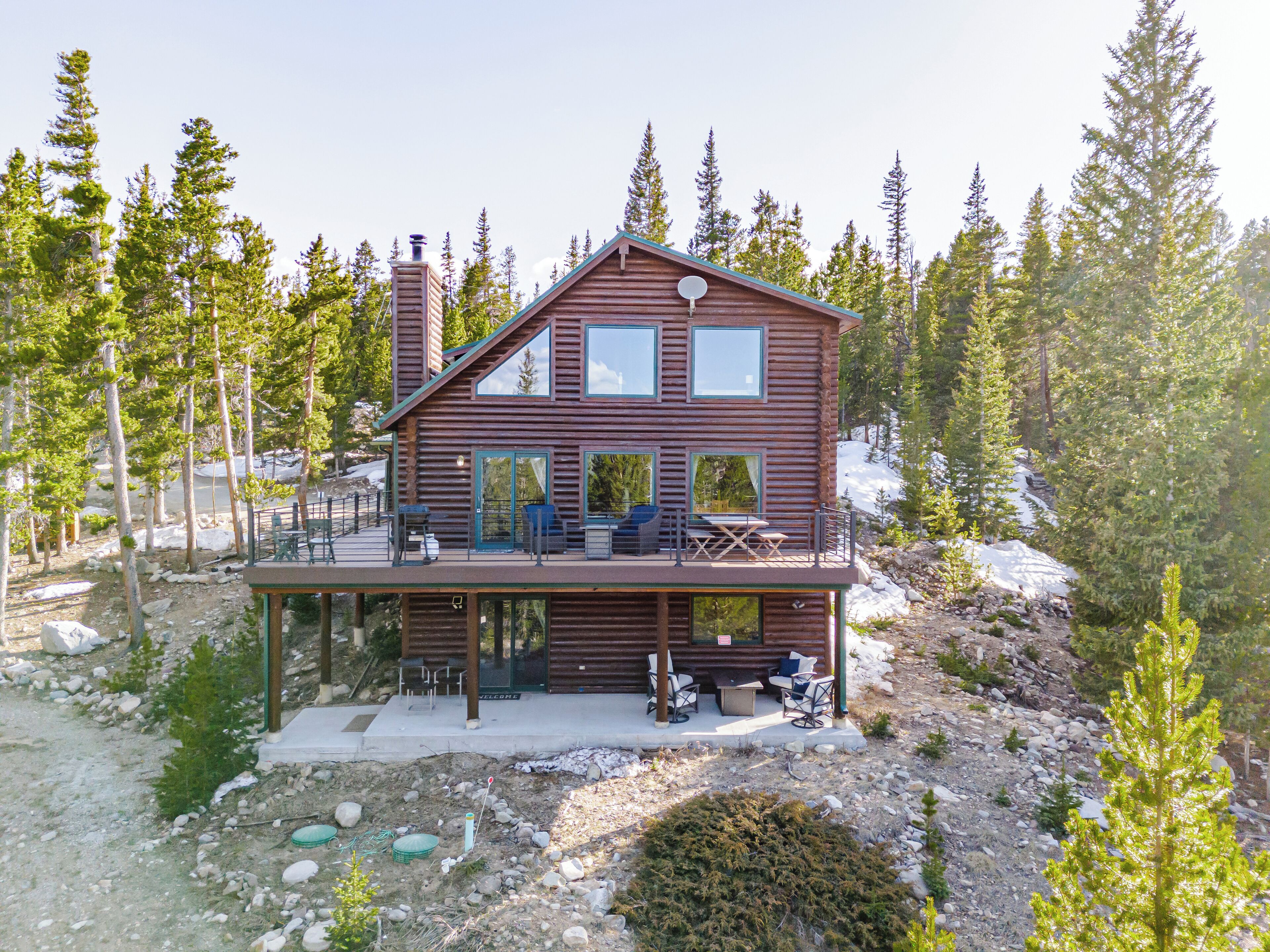 Newly Renovated Fam Friendly Secluded Cabin on 7.25  Acres 25-45 mins to Breck!