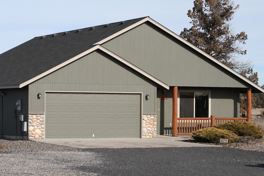 'Desert Sage' Relax and Unwind in Beautiful Central Oregon