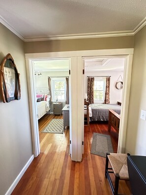 2 bedrooms, free WiFi, bed sheets - Cozy cottage with direct river access - perfect for fishing or weekend escape (Waterport)