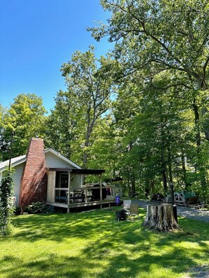 Property grounds - Cozy cottage with direct river access - perfect for fishing or weekend escape (Waterport)