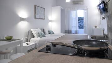 Lejlighed - 2 soveværelser | Privat køkken | Køleskab, kaffe-/temaskine, elkedel