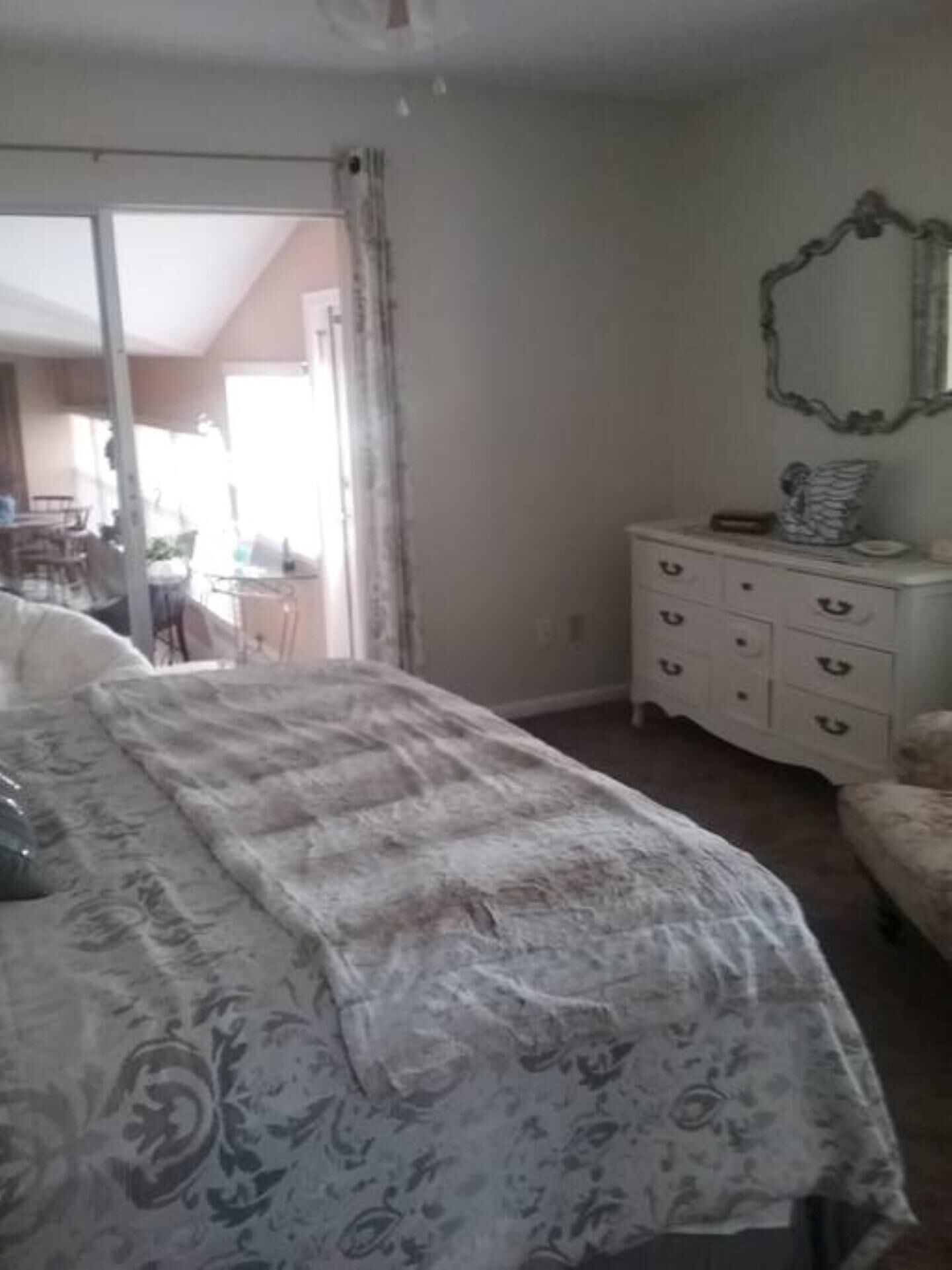 New Listing! Lakefront one bedroom suite with private entrance.