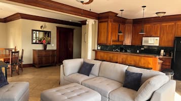 Smart TV, DVD player, books, stereo