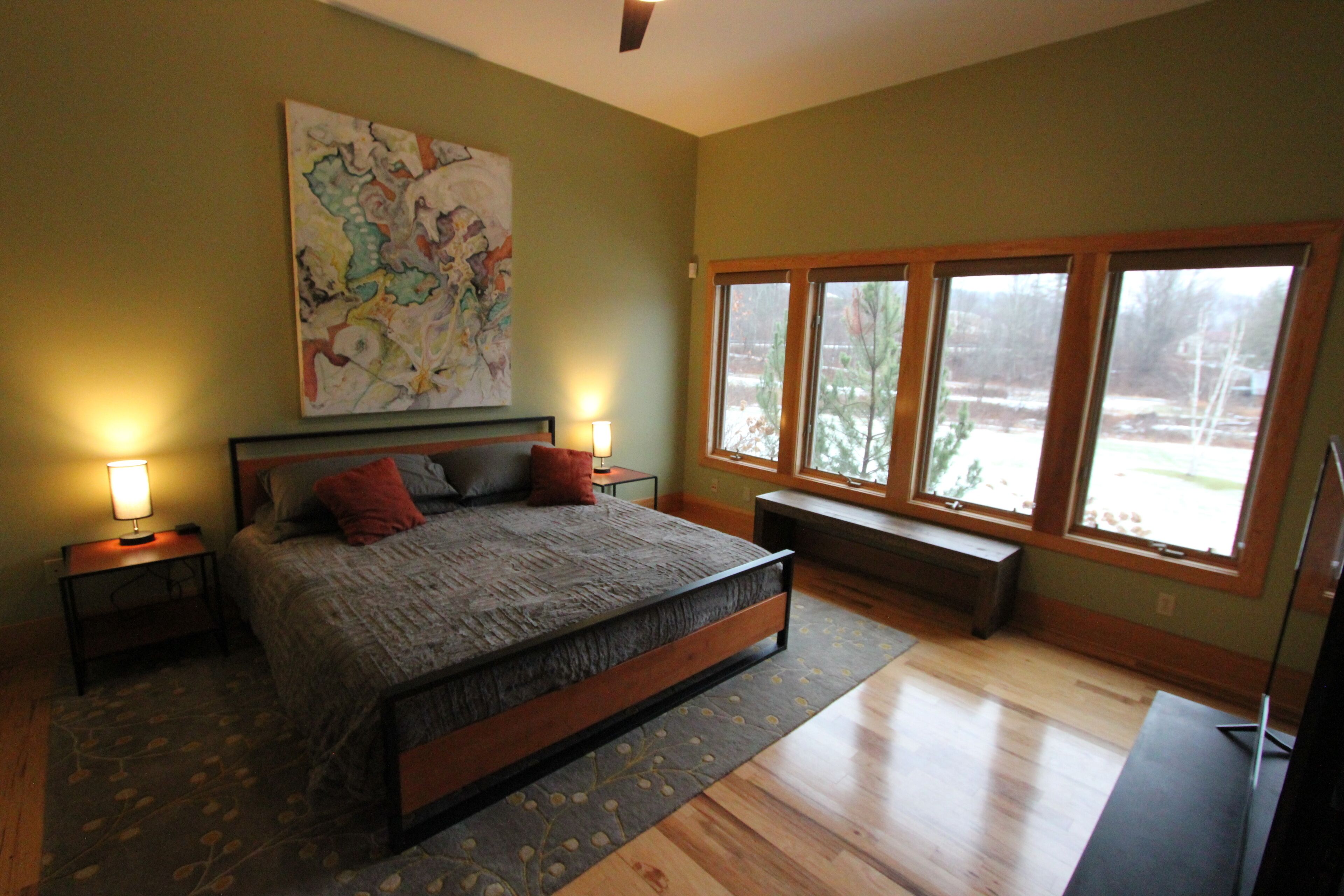 3 dormitoris, escriptori, planxa i posts de planxar i wifi gratuïta 