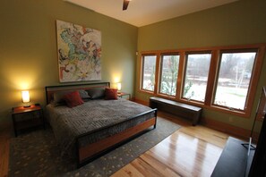 3 bedrooms, desk, iron/ironing board, free WiFi - Quiet Modern Luxury Home w/ Memory Foam Beds, A/C, FAST WiFi and Full Kitchen (Bridgewater)