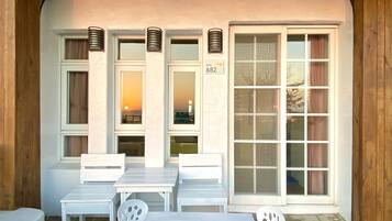 Elite Quadruple Room, Non Smoking (1F) | Desk, blackout drapes, soundproofing, free WiFi