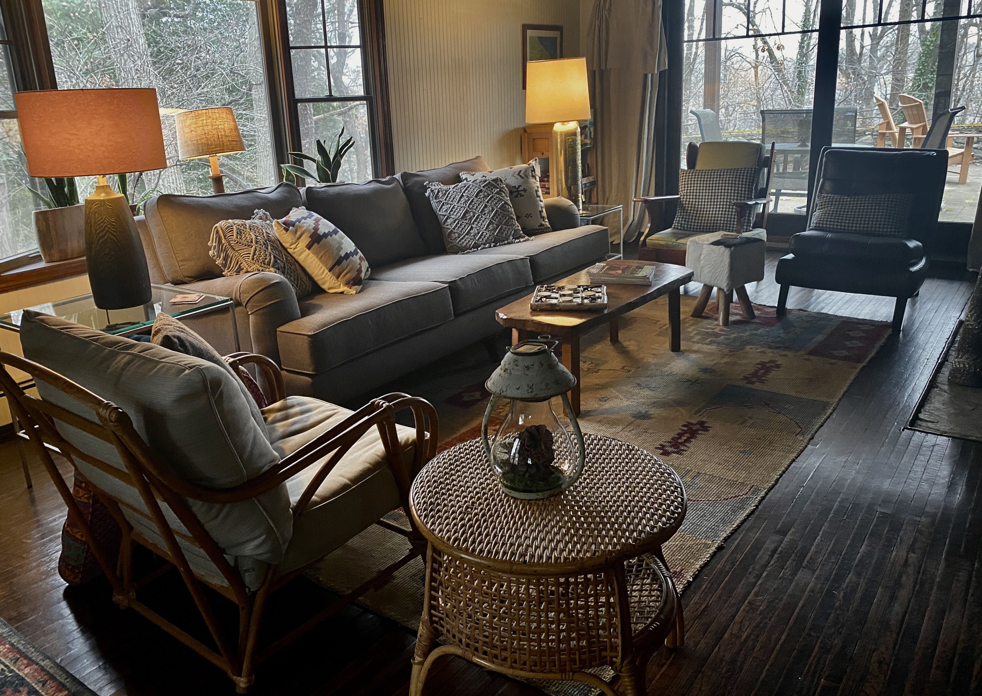  Waterfront Guesthouse, historic, cozy lodge on Delaware River Bucks County