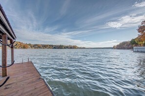 Aurinkotuoleja, rantapyyhkeitä