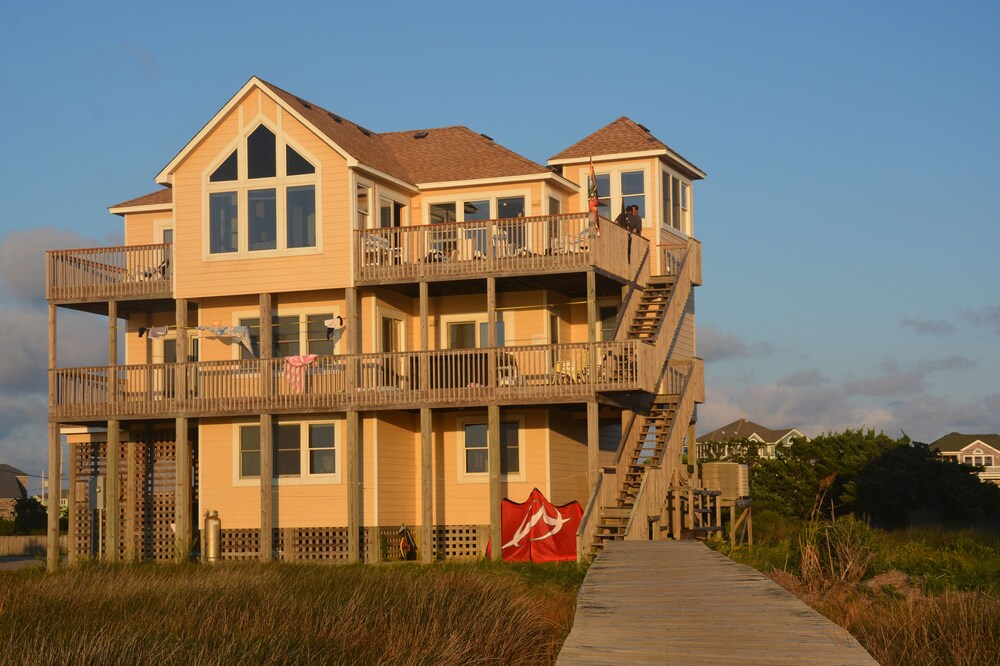 EAST WIND is lovely SOUND FRONT home! SUMMER SEASON IS 7 day SAT TO SAT
