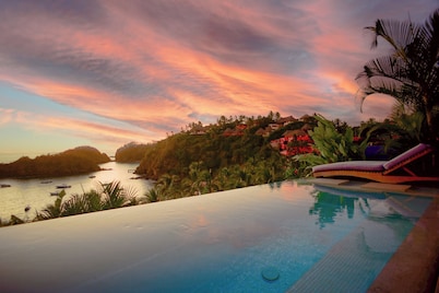 Casita Jazmin Careyes- Spectacular Beachfront - Pool - Privacy - Luxury + Style