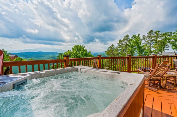 Tina de hidromasaje al aire libre