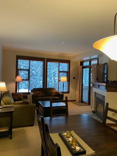 Ski in/Ski Out! 2BR/2BA Condo at Sun Peaks! Comfortable & Clean! Best Location!!