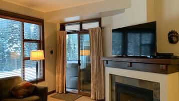 Smart TV, fireplace, DVD player