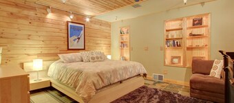 Two Bedroom Ski-in-Ski-out Condo at the base of Alyeska Ski Resort