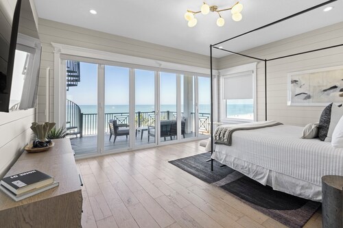 The Ultimate Beachfront Luxury Home! Amazing Pool and Spa, Rooftop Deck Sunsets!