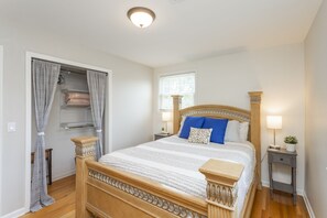 4 bedrooms, in-room safe, iron/ironing board, WiFi