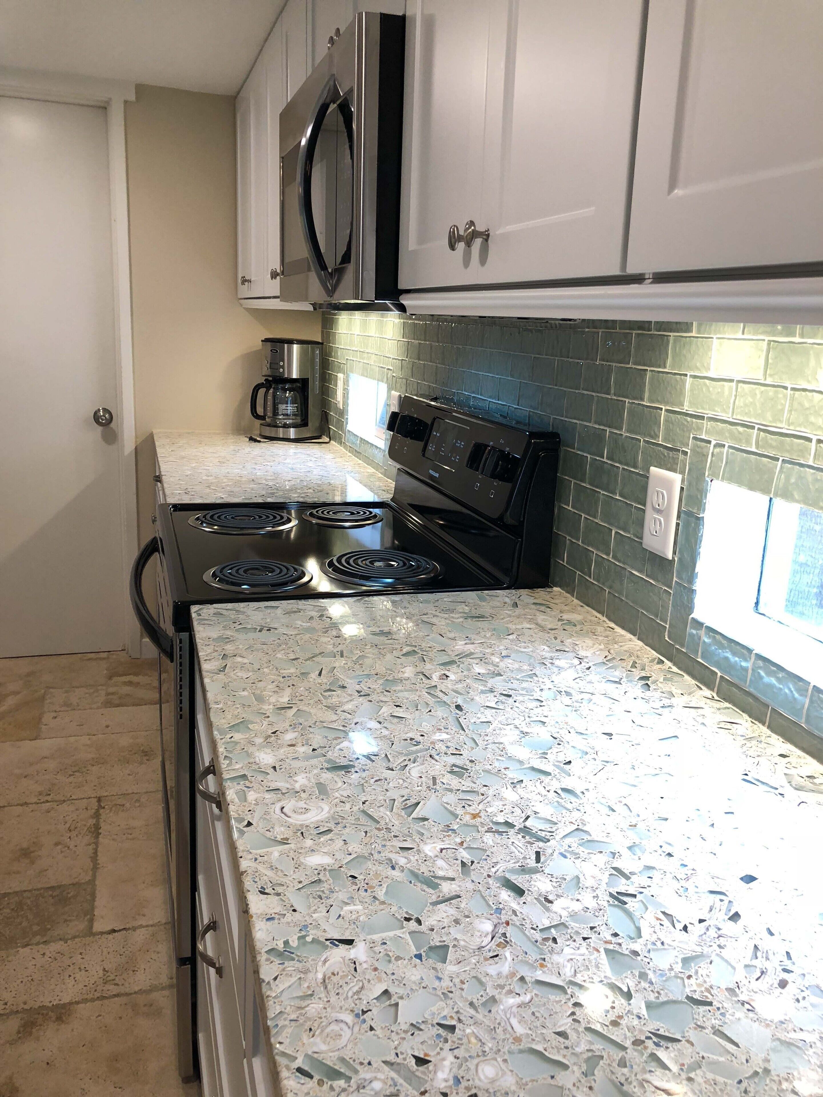 雪櫃、微波爐、焗爐、爐具