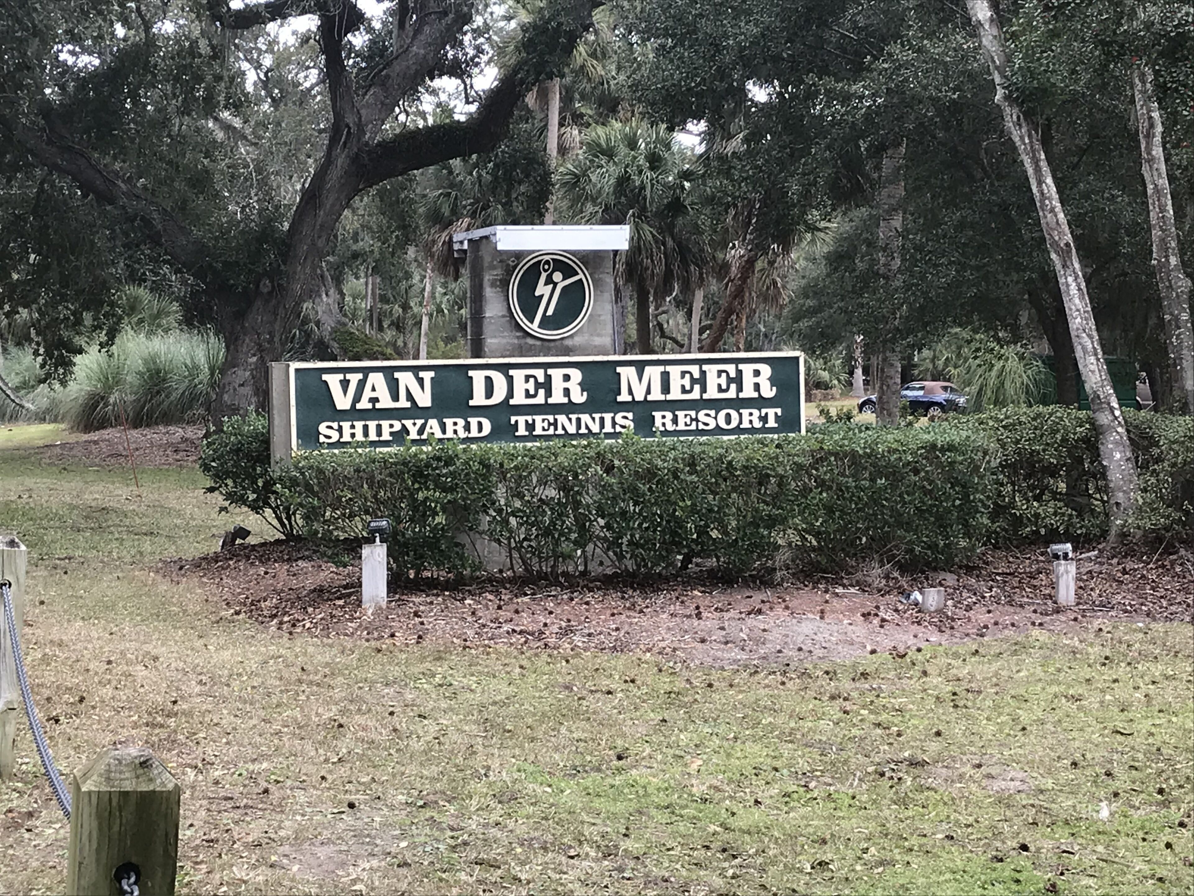 Schild für Tennisresort Van der Meer Shipyard.