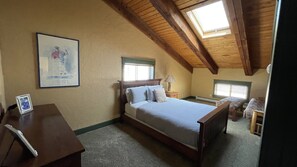 4 bedrooms, iron/ironing board, travel cot, WiFi