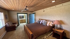 4 bedrooms, iron/ironing board, travel cot, WiFi