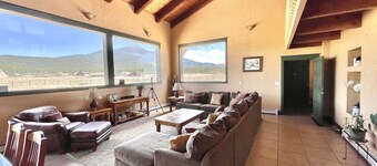 Omgruppere, slappe av og slappe av ved foten av Snowbowl