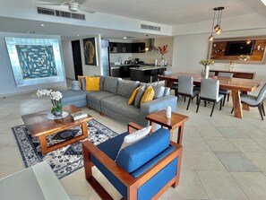 Smart TV, Netflix, books, streaming services