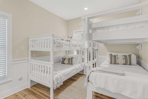 4 chambres, fer et planche à repasser, Wi-Fi, draps fournis