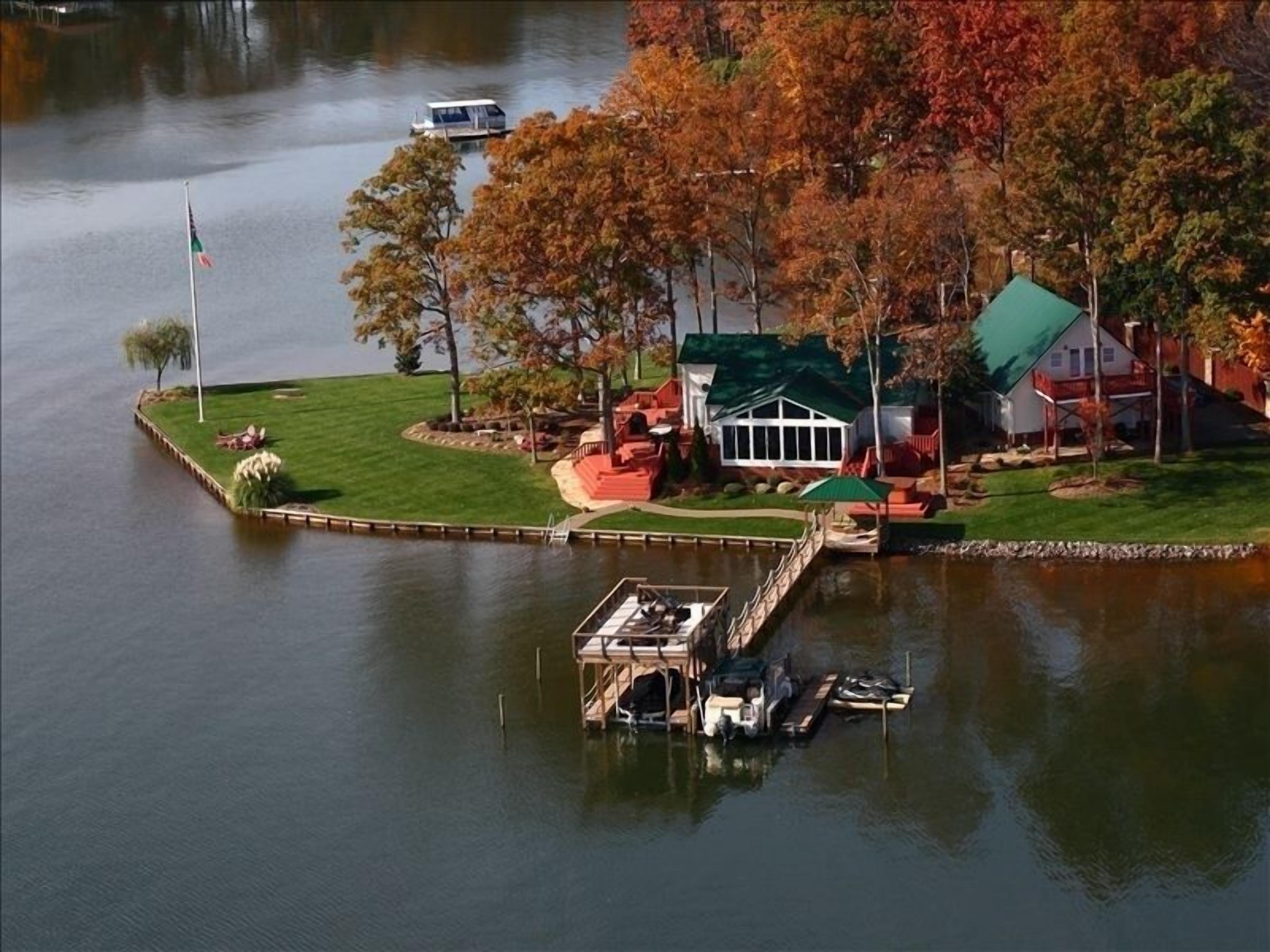 Bear Creek Lodge-Point Lot Main Channel