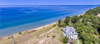 Des vues que vous n'oublierez jamais! Bienvenue Ă BEACHIN VIEW VILLA !!