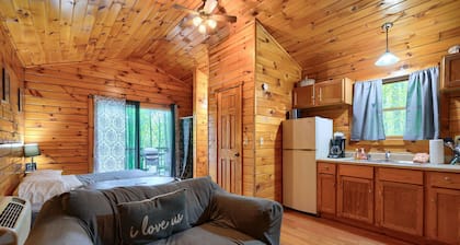 Blue Rose Cabins - Wildwood Cabin