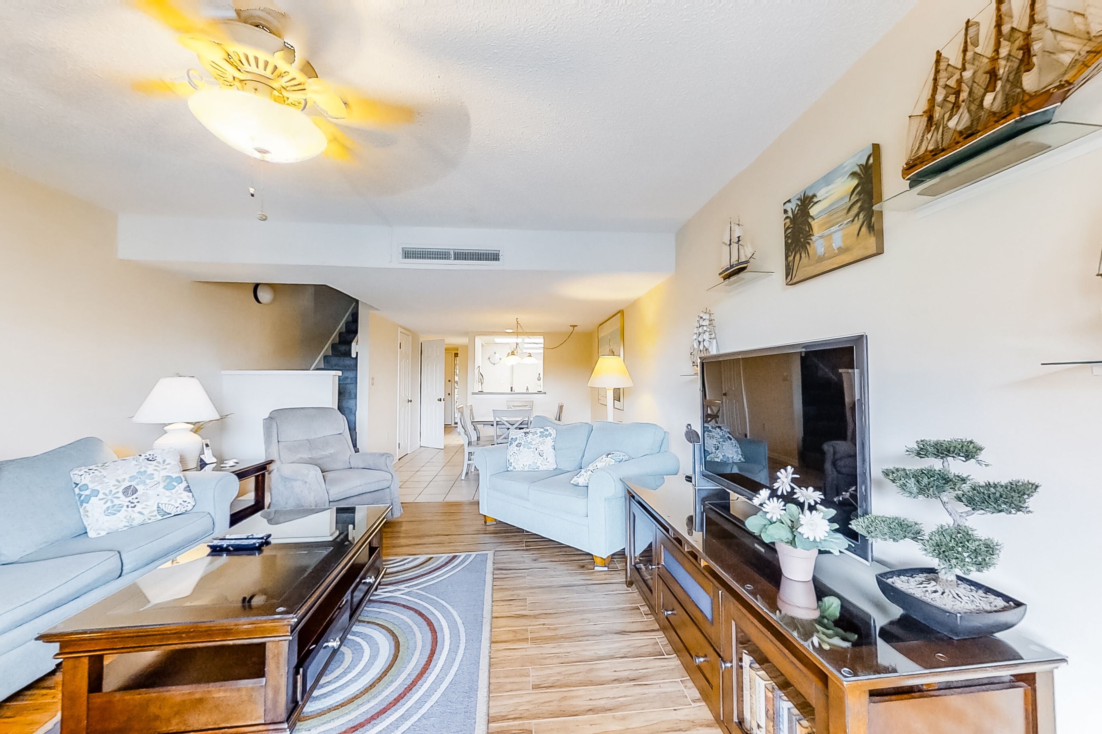 Spacious Villa with Shared Pool, Hot tub & Lagoon Views  - Walk to Beach