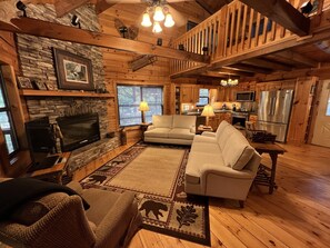 Smart-TV, peis, DVD-spiller og fotballspill