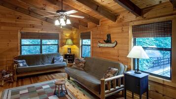 Smart TV, lareira, DVD player, pebolim