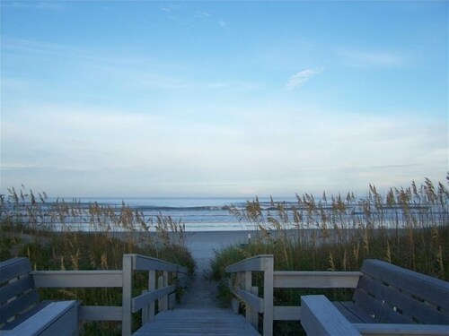 Bryn Mawr Ocean Resort -A gated community loaded with amenities! 