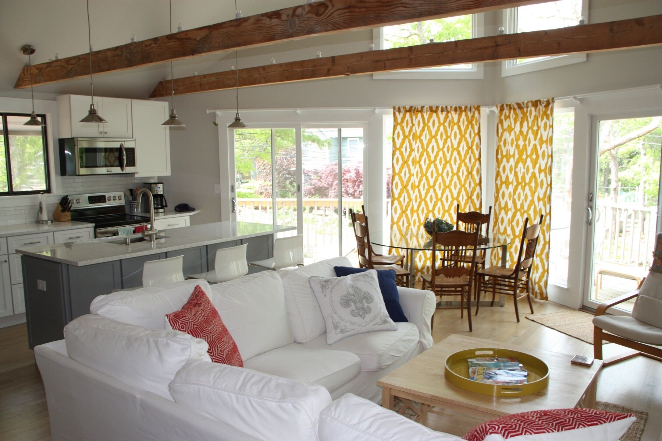 Fully renovated 3 bedroom duplex