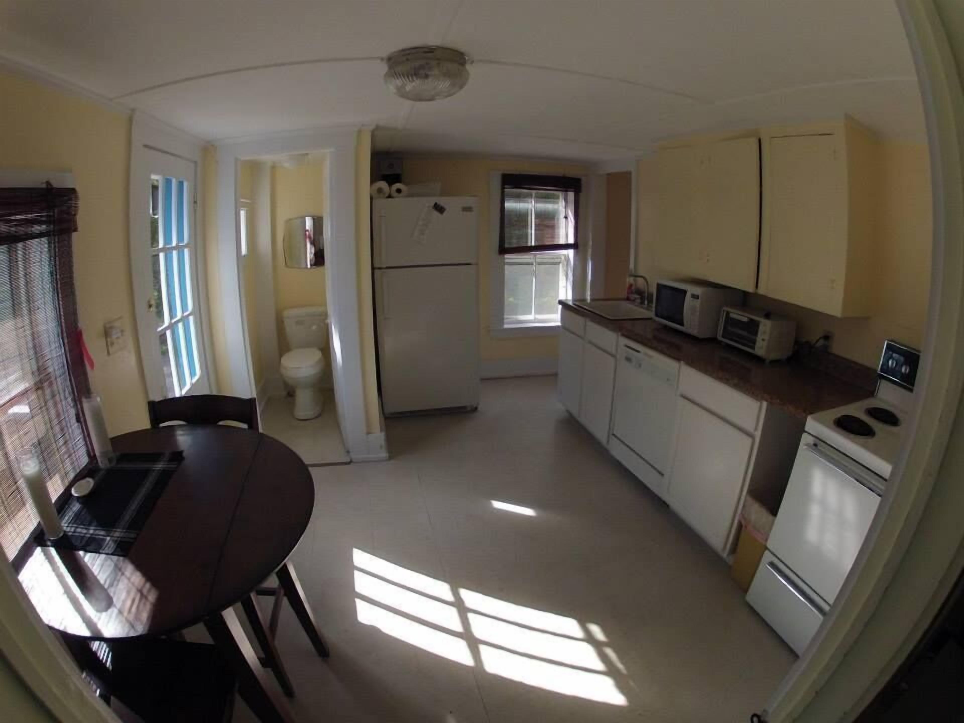 Surfers, Cyclists, Paddleboarders, Kayakers! Close to everything in town