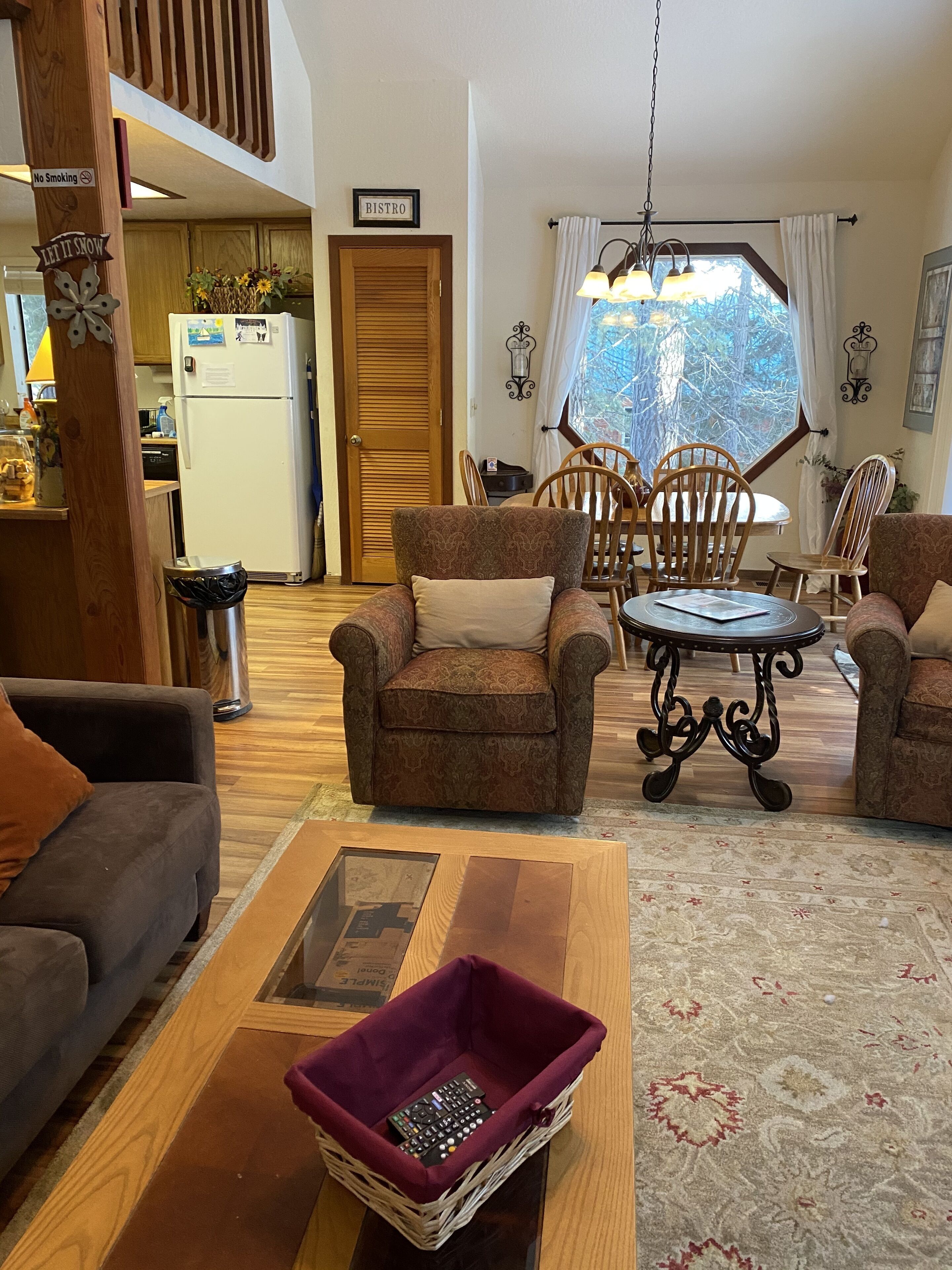 Friends, Family, Fun and a Loft!. 3 Bed/2.5 Bath, Ski Leases invited!