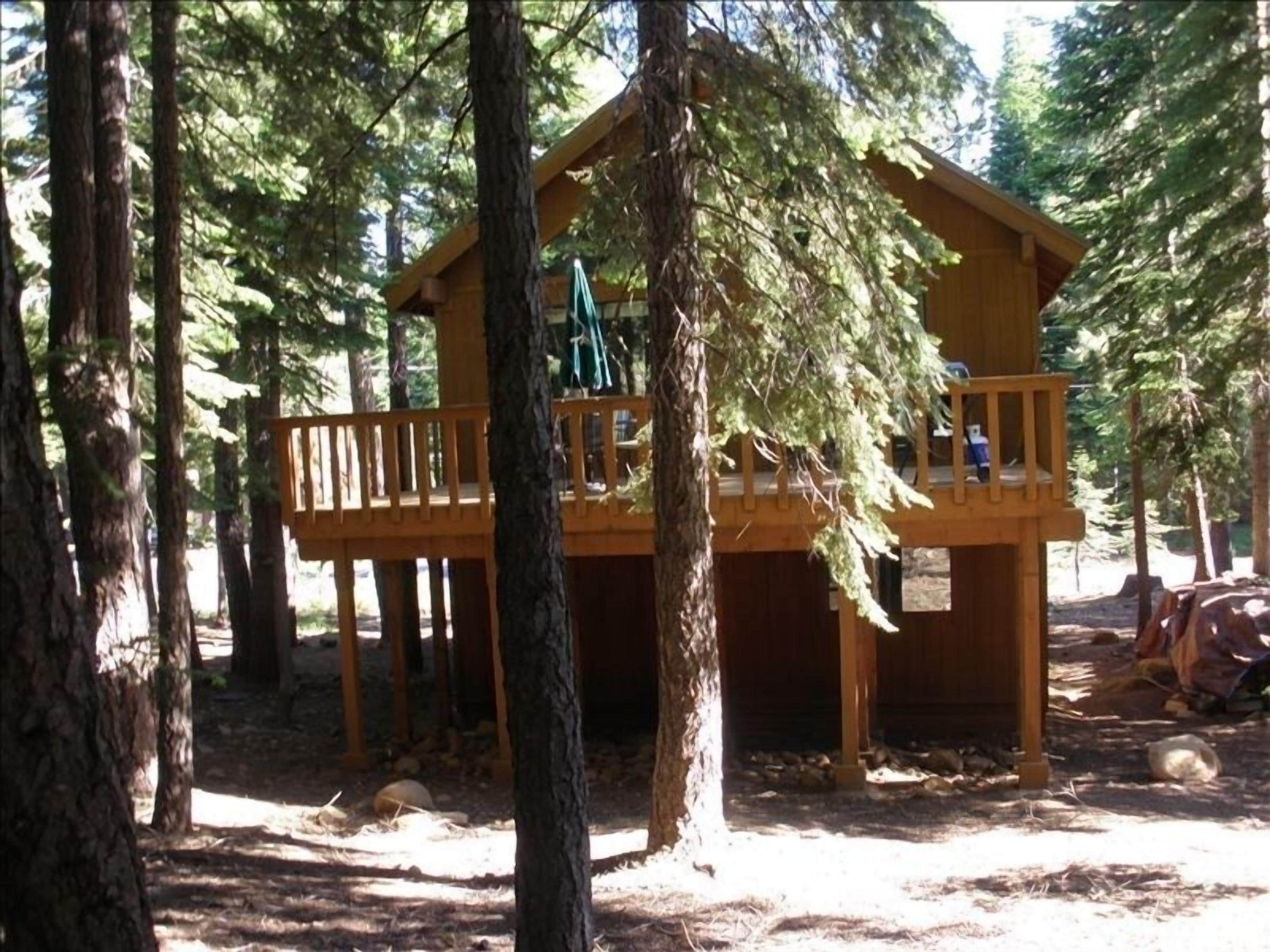 Friends, Family, Fun and a Loft!. 3 Bed/2.5 Bath, Ski Leases invited!