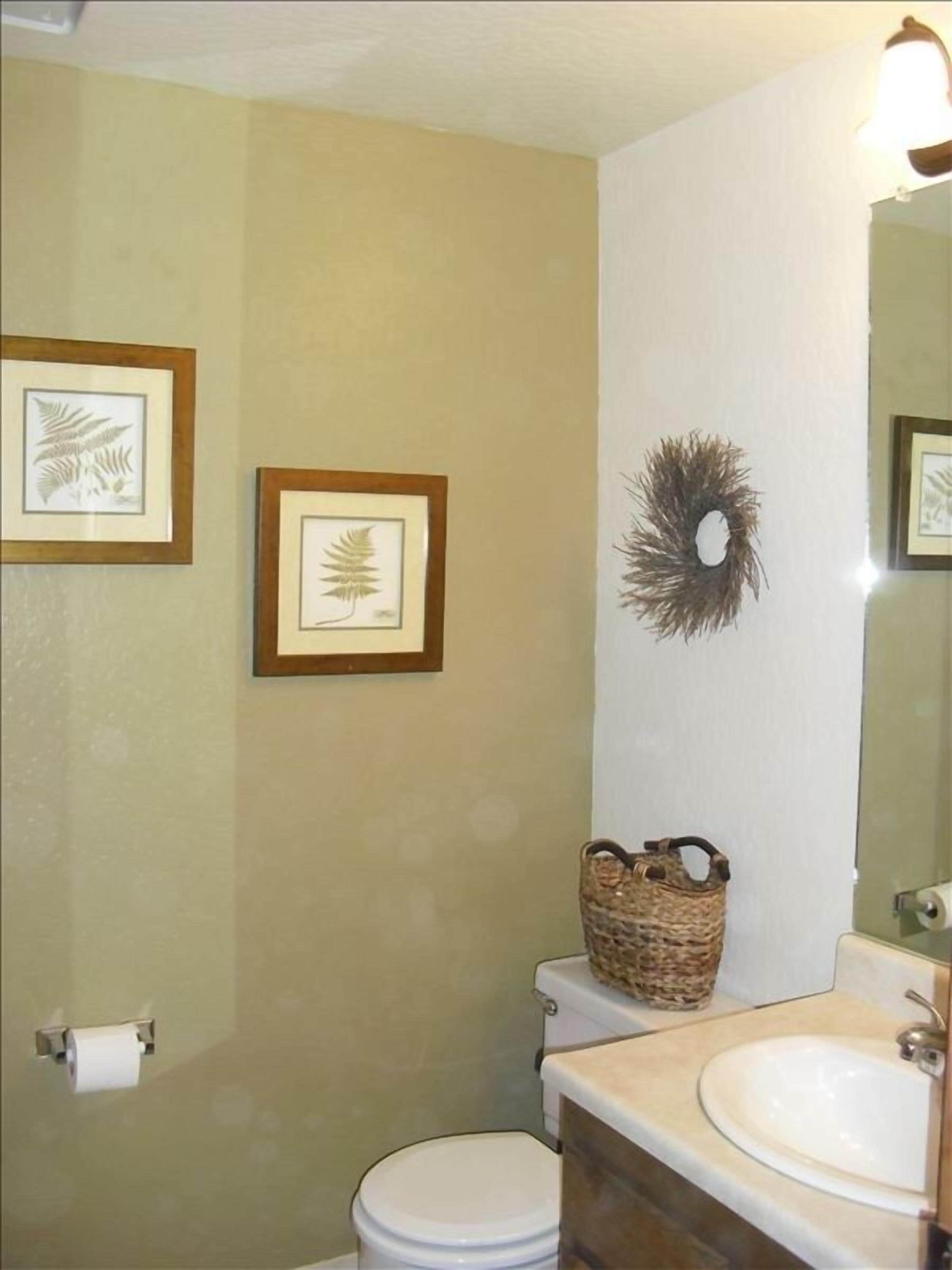 Friends, Family, Fun and a Loft!. 3 Bed/2.5 Bath, Ski Leases invited!