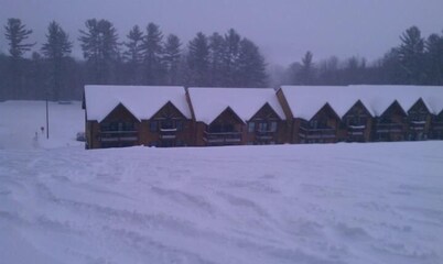 Pleasant Mountain Condo Ski in Ski out