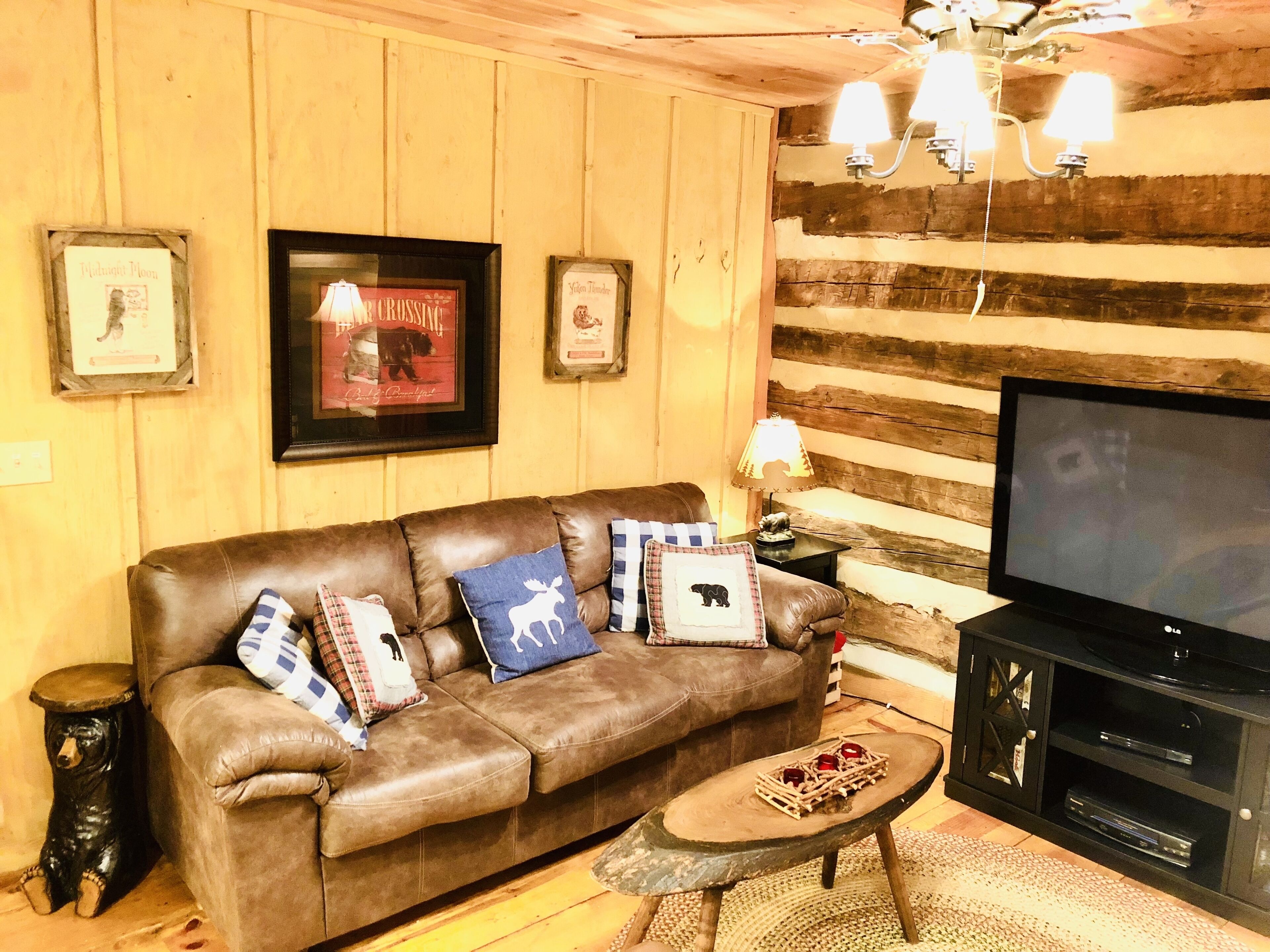 West Jefferson - Enjoy WiFi, Creek, Firepit & Deer.