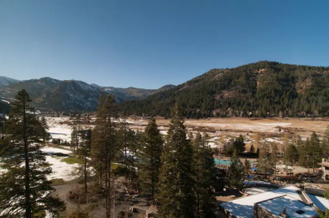 Everline Spa & Resort: Valley View Room w/2 Queen Beds