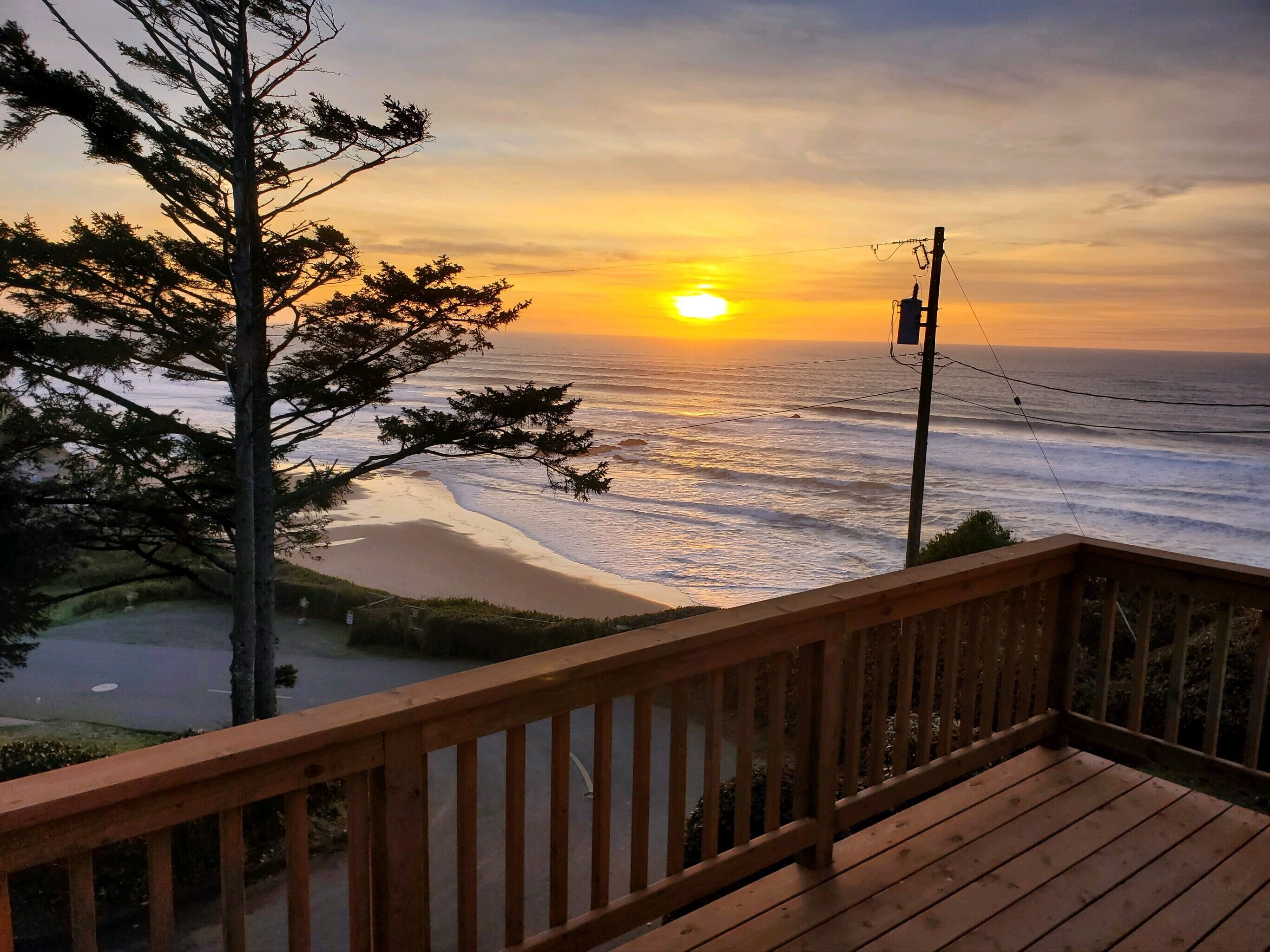 ** SPECIAL RATES**  Beautiful views  -- WiFi -- W/D - Sleeps 12