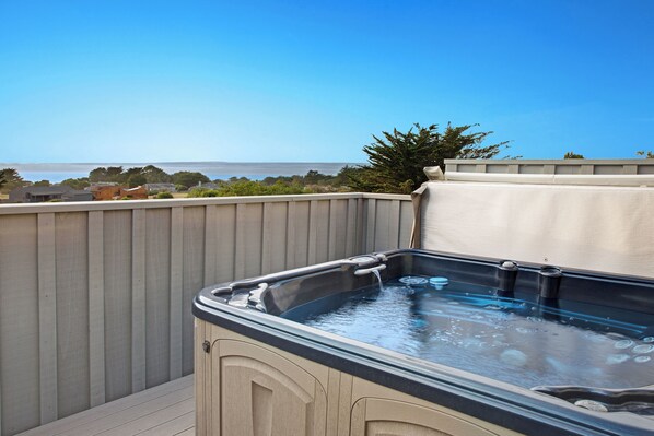 Outdoor spa tub - Ocean view home with fireplace, deck, private hot tub & grill (Sea Ranch)