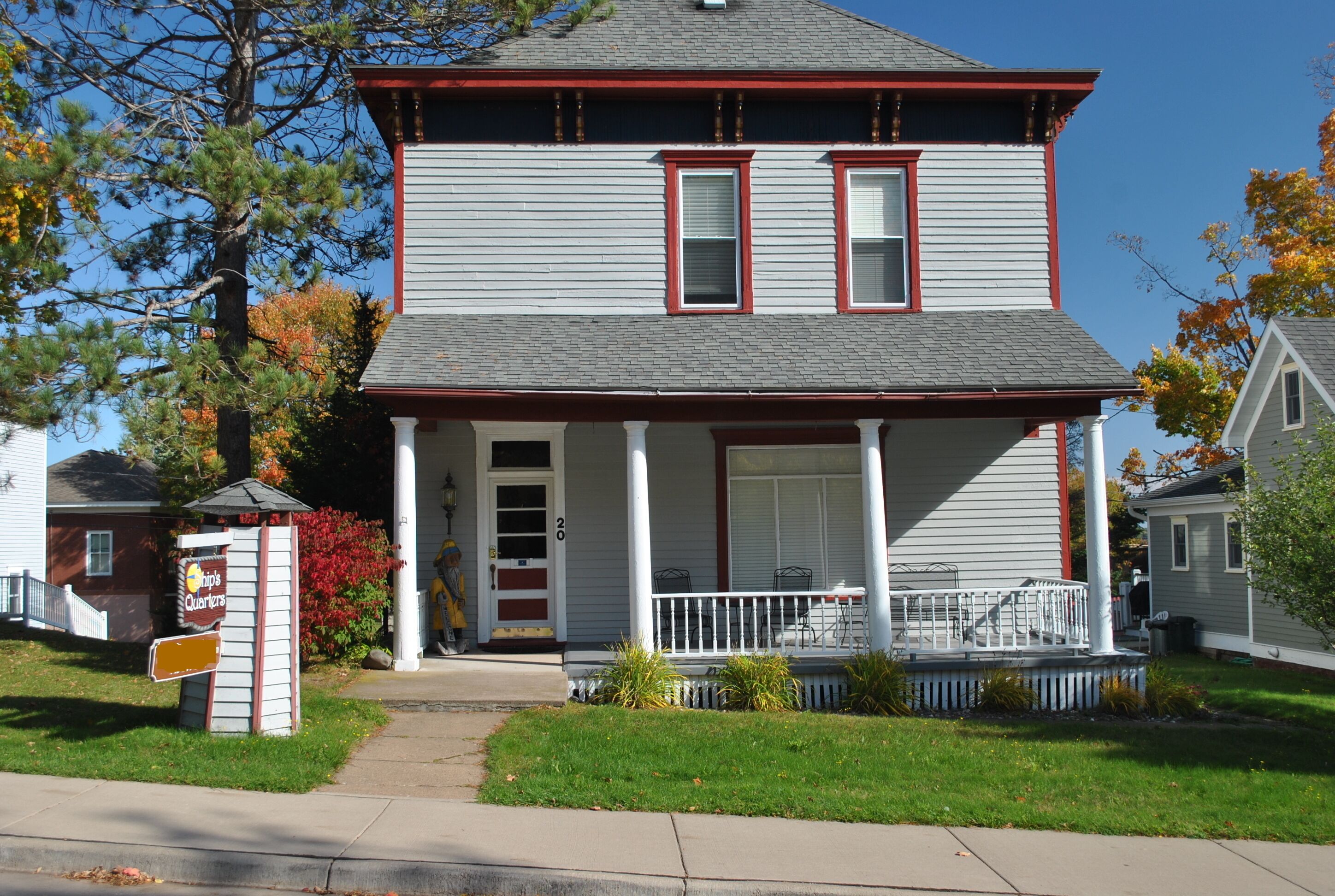 At Ships Quarters "Olaf" Suite. Downtown Bayfield Sleeps 2.  Private entrance. 
