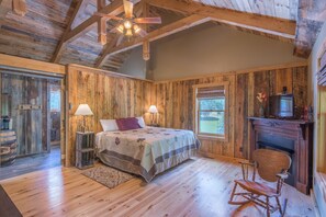 4 Schlafzimmer, Schreibtisch, Bügeleisen/Bügelbrett, Reisekinderbett